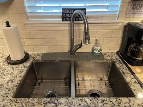 Kitchen - 175 Jacobs Way #C, Jasper, GA 30143 photo 2 of 2