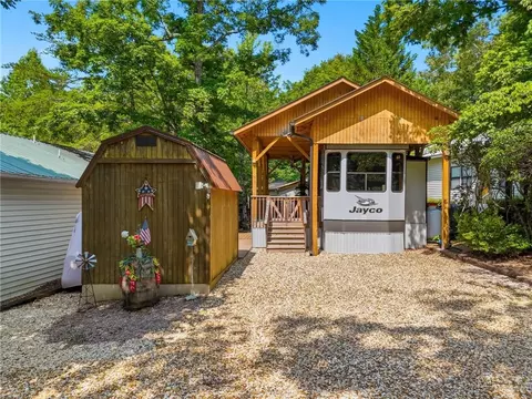104 Cindy Pkwy, Cleveland, GA 30528