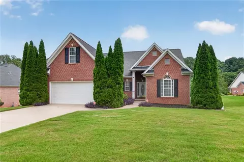 165 Biltmore Dr, Fayetteville, GA 30214