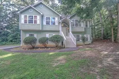 6339 Magnolia Ct, Douglasville, GA 30135