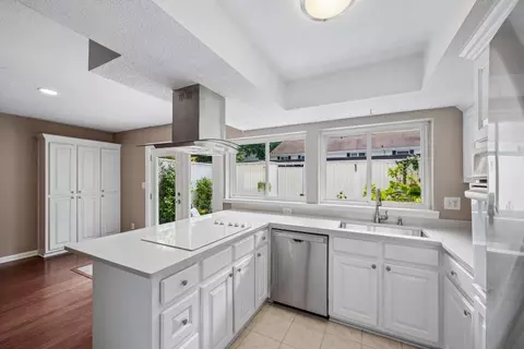 7156 Stonington Dr, Atlanta, GA 30328