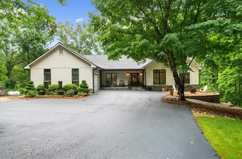 9040 Walnut Cove Ct, Gainesville, GA 30506