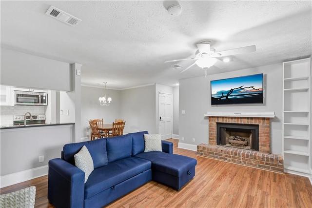 612 Tuxworth Cir, Decatur, GA 30033