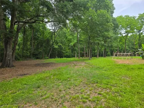 1109 Dixon Bridge Rd, Maysville, GA 30530