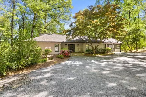 3968 Oak Harbour Dr, Gainesville, GA 30506