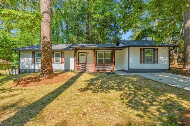 8438 N Pond Dr, Riverdale, GA 30274