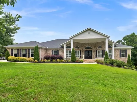 25 Walnut Ln, Covington, GA 30014