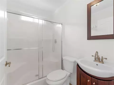 Bath - 25 Walnut Ln, Covington, GA 30014 photo 6 of 9