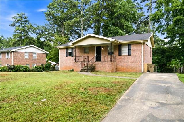 997 Pineglen Dr, Forest Park, GA 30297