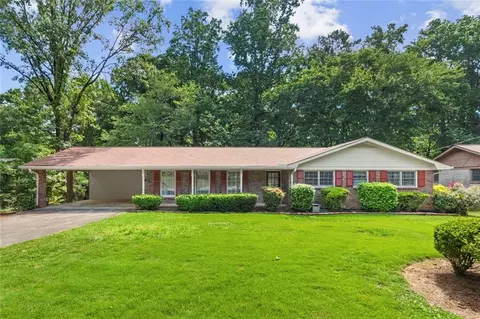 708 Rollingwood Dr, Stone Mountain, GA 30087