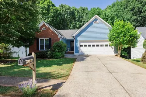 1040 Hillary Ln, Lawrenceville, GA 30043