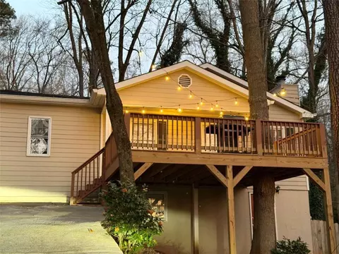 4416 Cary Dr, Snellville, GA 30039