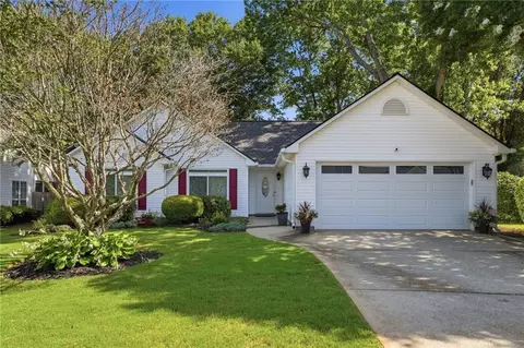 584 Fernstone Trl, Lawrenceville, GA 30046