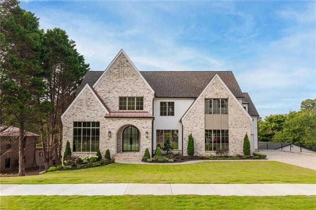 228 Thomas Cir, Roswell, GA 30075