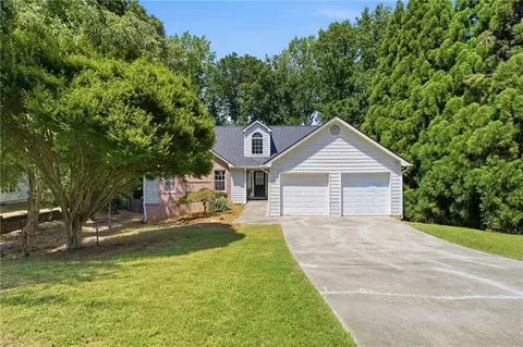 1545 Smoke Hill Dr NE, Hoschton, GA 30548