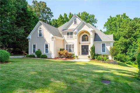 911 Woodward Park Dr, Suwanee, GA 30024