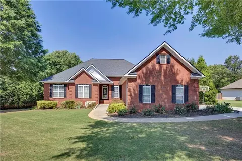 135 Rose Creek Dr, Covington, GA 30014