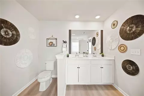 Bath - 11644 Stovall Pl, Hampton, GA 30228 photo 2 of 4