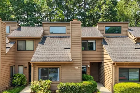 304 Parkaire Xing, Marietta, GA 30068