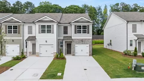 5998 Skylar Dr, South Fulton, GA 30331