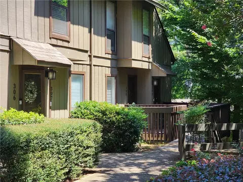 308 Cumberland Ct SE, Smyrna, GA 30080