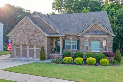 2556 Olney Falls Dr, Braselton, GA 30517