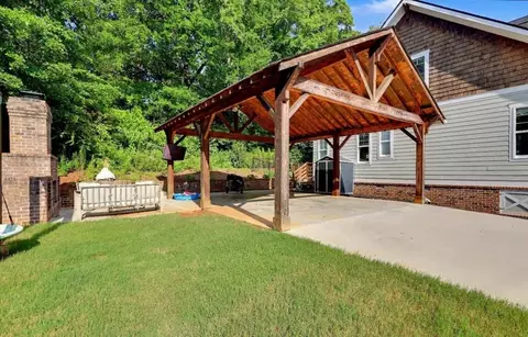 Exterior - 435 Walton St, Monroe, GA 30655 photo 2 of 8