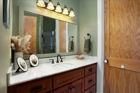 Bath - 435 Walton St, Monroe, GA 30655 photo 2 of 6