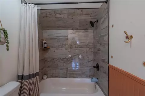 Bath - 435 Walton St, Monroe, GA 30655 photo 6 of 6