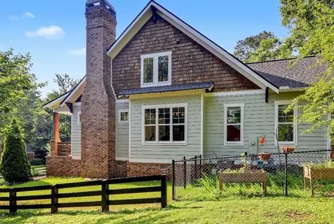 Exterior - 435 Walton St, Monroe, GA 30655 photo 7 of 8