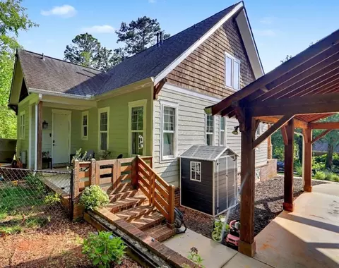 Exterior - 435 Walton St, Monroe, GA 30655 photo 6 of 8