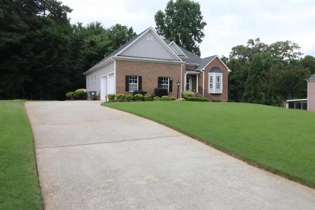 2500 Thornecreek Dr, Douglasville, GA 30135