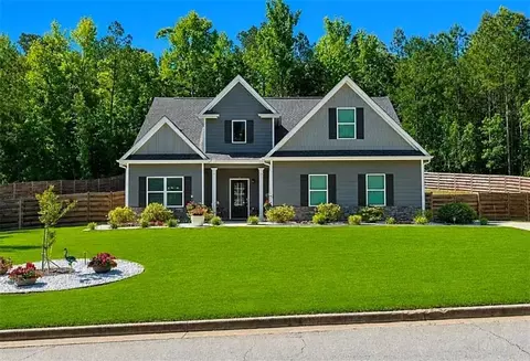 20 Hawthorn Ln, Covington, GA 30014