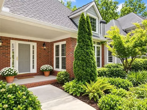 5075 Harbour Ridge Dr, Alpharetta, GA 30005