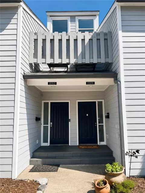 1009 Riverbend Club Dr SE, Atlanta, GA 30339