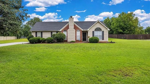 318 Harris Ave, Locust Grove, GA 30248