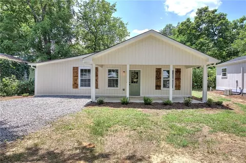 108 Fairview Dr, Cartersville, GA 30120