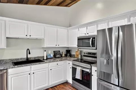 Kitchen - 116 Euharlee Five Forks Rd, Euharlee, GA 30145 photo 2 of 4
