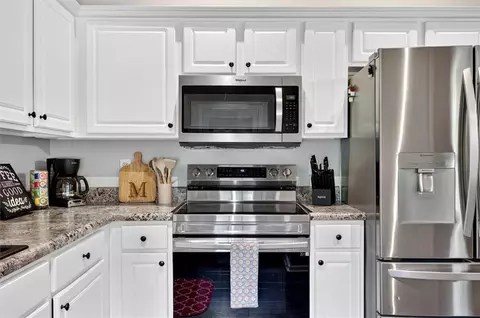 Kitchen - 116 Euharlee Five Forks Rd, Euharlee, GA 30145 photo 3 of 4
