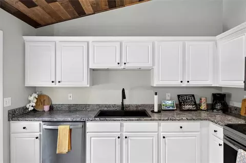 Kitchen - 116 Euharlee Five Forks Rd, Euharlee, GA 30145 photo 1 of 4