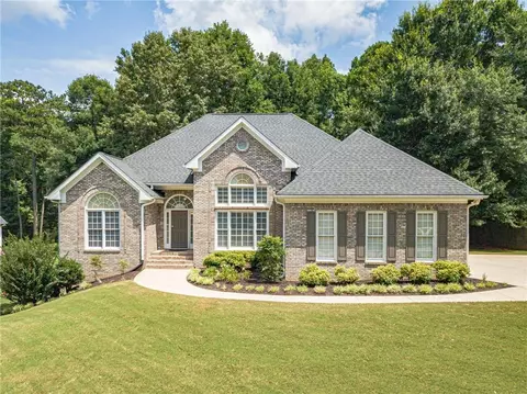 1114 Maple Creek Rdg, Loganville, GA 30052