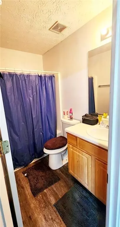 Bath - 144 Blake Avenue Ave, Jackson, GA 30233 photo 2 of 3