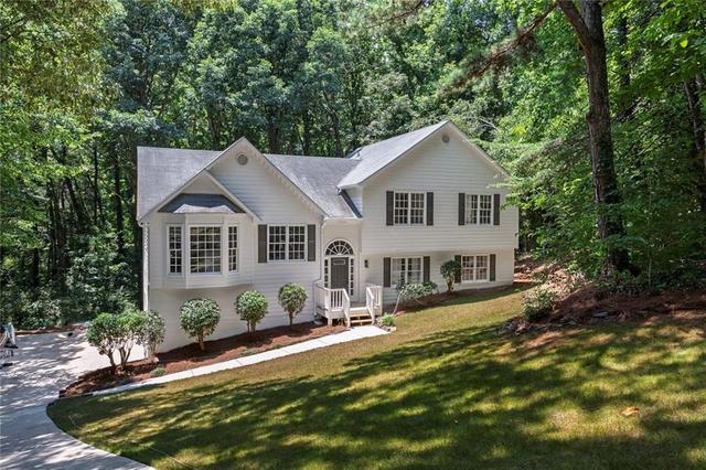 132 Springwater Trce, Woodstock, GA 30188