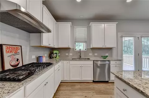 Kitchen - 3828 Amicus Dr, Buford, GA 30519 photo 6 of 6