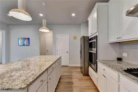 Kitchen - 3828 Amicus Dr, Buford, GA 30519 photo 5 of 6
