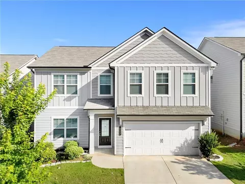 422 Auburn Crossing Dr, Auburn, GA 30011