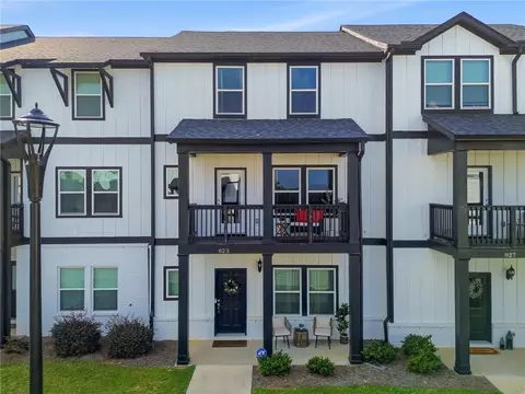 823 Altamaha Trl, Woodstock, GA 30188