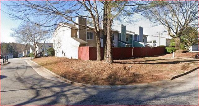1021 Thornwoode Ln, Stone Mountain, GA 30083