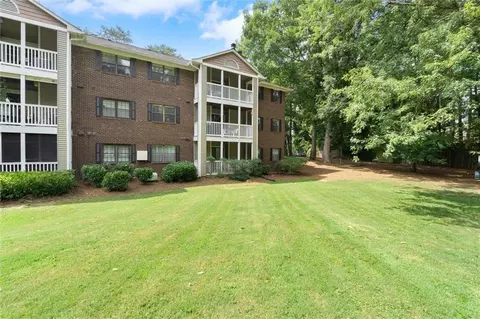 705 Barrington Hills Dr, Atlanta, GA 30350
