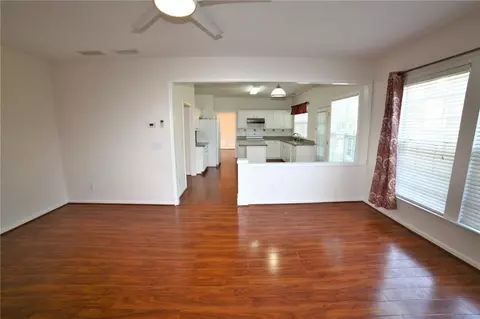8305 Grenadier Trl, Suwanee, GA 30024 photo 15